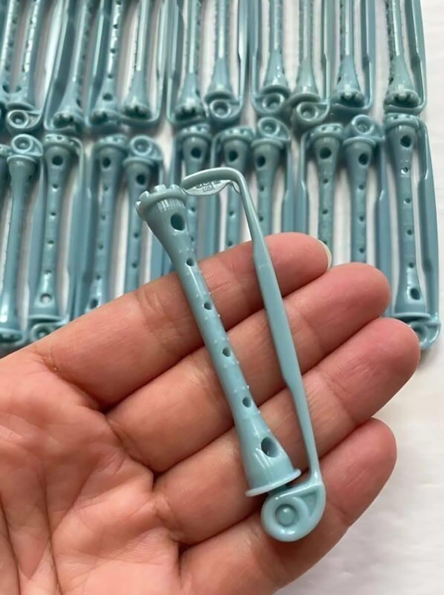 Objetos estranhos encontrados na gaveta da avó revelam um segredo esquecido